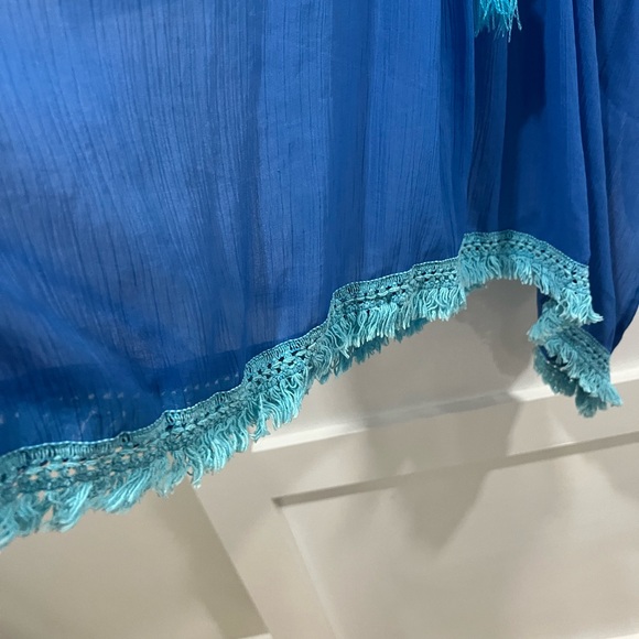 Adorable Beach cover up in beautiful ocean blue color. - Picture 4 of 8